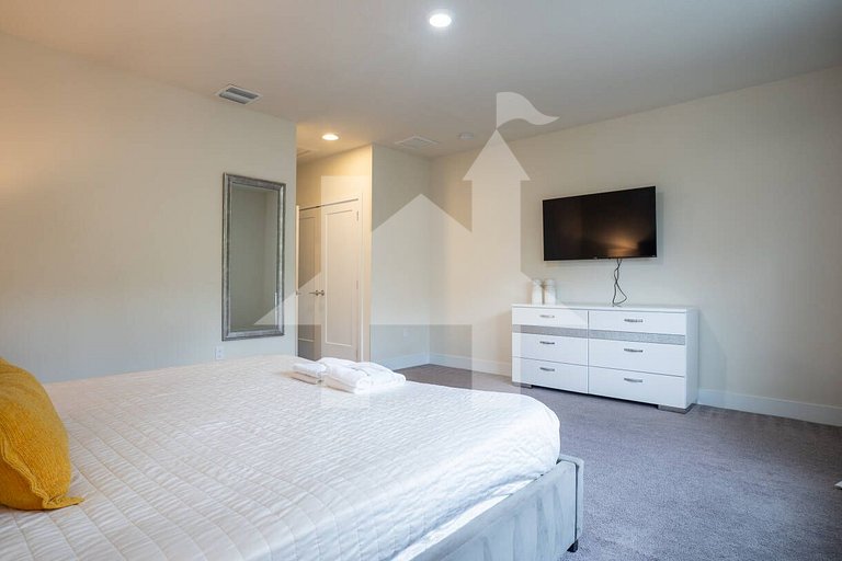 Vacation Home Near Disney, 4 bedrooms
