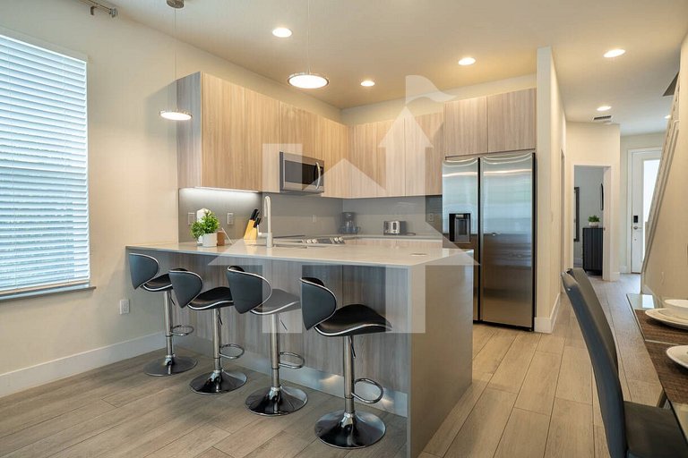 Vacation Home Near Disney, 4 bedrooms