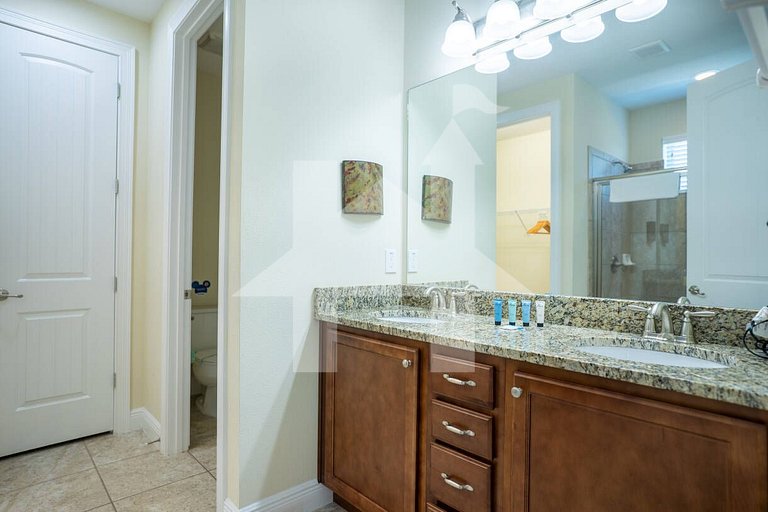 Vacation Home Near Disney, 6 bedrooms
