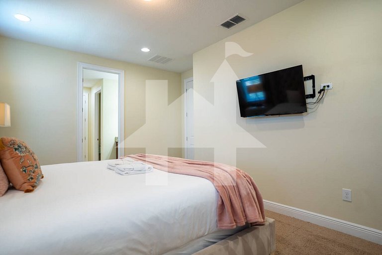 Vacation Home Near Disney, 6 bedrooms