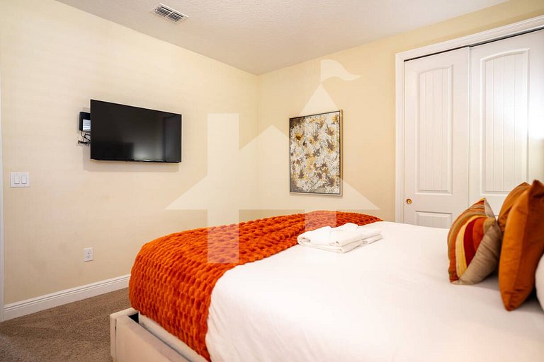 Vacation Home Near Disney, 6 bedrooms