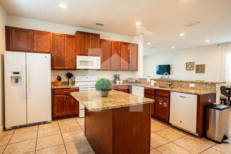 Vacation Home Near Disney, 6 bedrooms