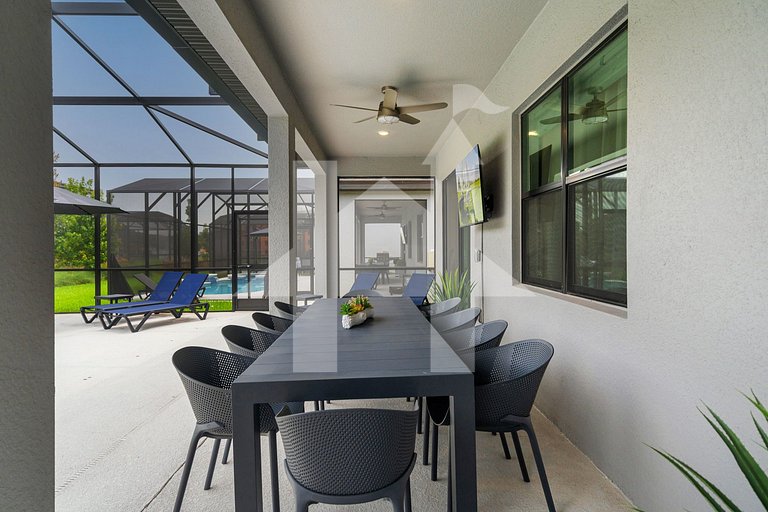 Vacation Home Near Disney, 6 bedrooms