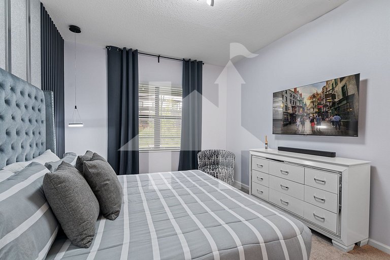 Vacation Home Near Disney, 6 bedrooms