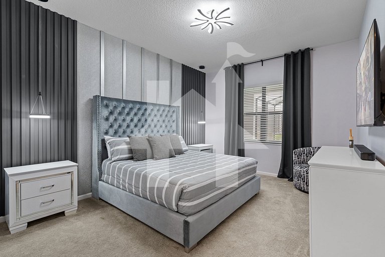 Vacation Home Near Disney, 6 bedrooms