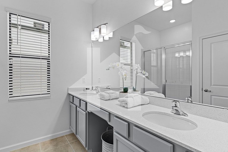Vacation Home Near Disney, 6 bedrooms