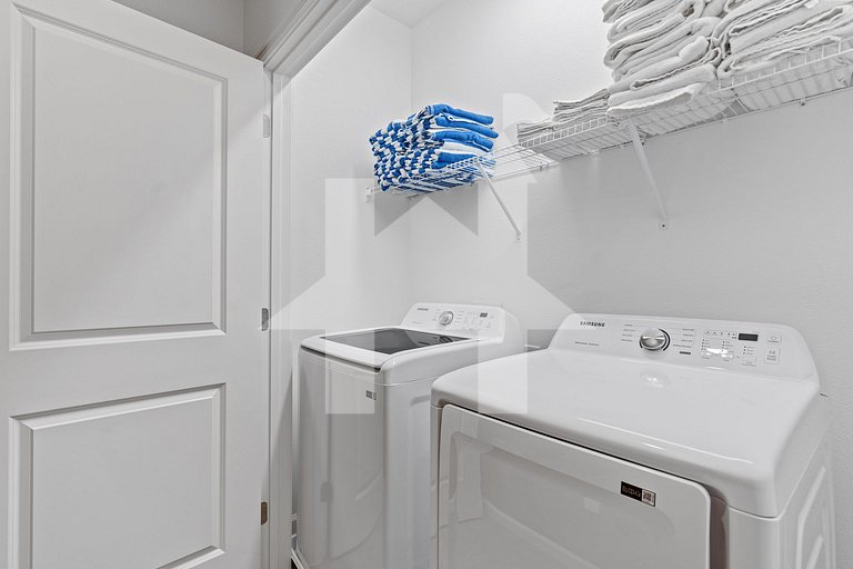Vacation Home Near Disney, 6 bedrooms