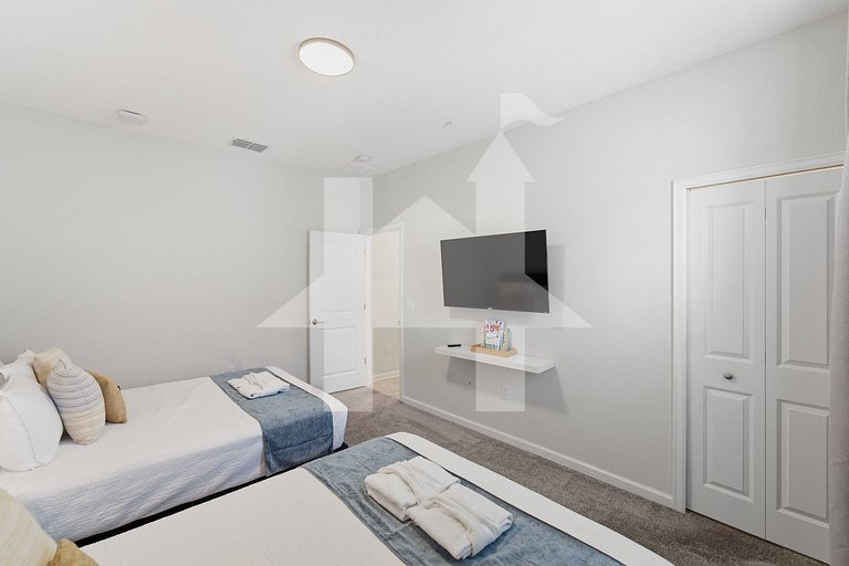 Vacation Home Near Disney - 3 Bedrooms