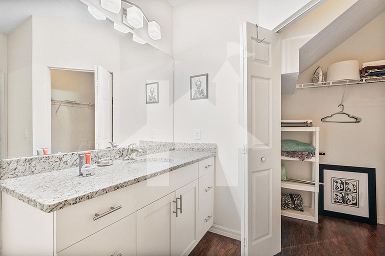 Vacation Home Near Disney - 4 Bedrooms