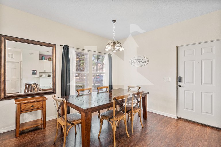 Vacation Home Near Disney - 4 Bedrooms