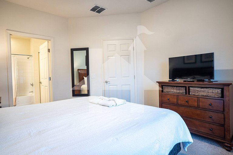 Vacation Home Near Disney - 4 Bedrooms
