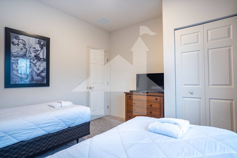 Vacation Home Near Disney - 4 Bedrooms