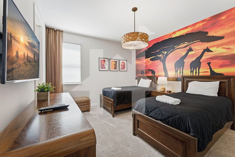 Vacation Home Near Disney - 9 Bedrooms