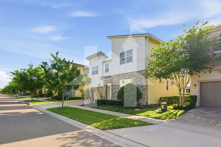 Vacation Home Near Disney - 9 Bedrooms