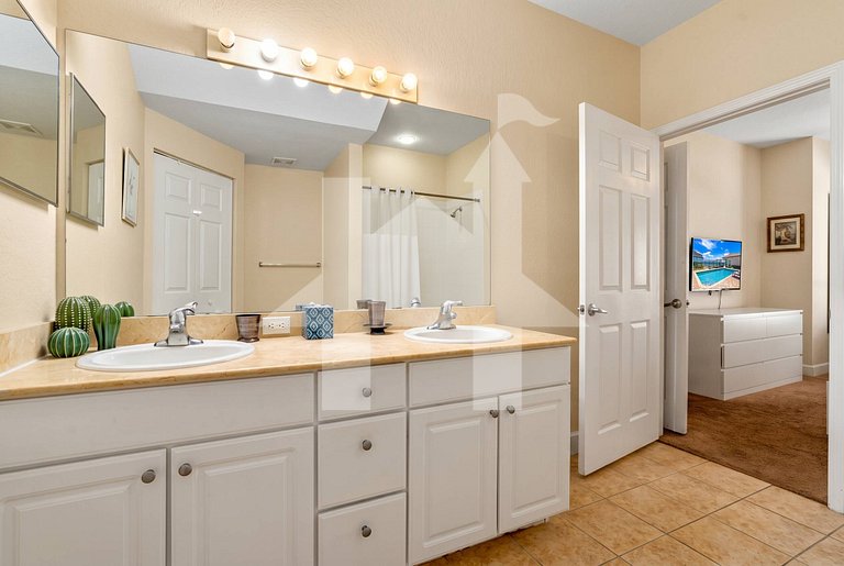 Vacation Home Near Disney - 3 Bedrooms