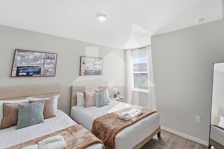 Vacation Home Near Disney - 3 Bedrooms
