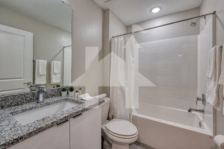 Vacation Home Near Disney - 4 Bedrooms