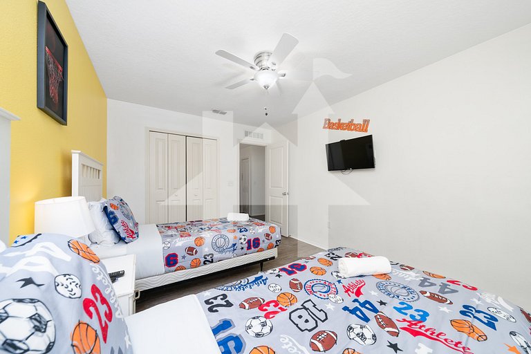 Vacation Home Near Disney - 7 Bedrooms