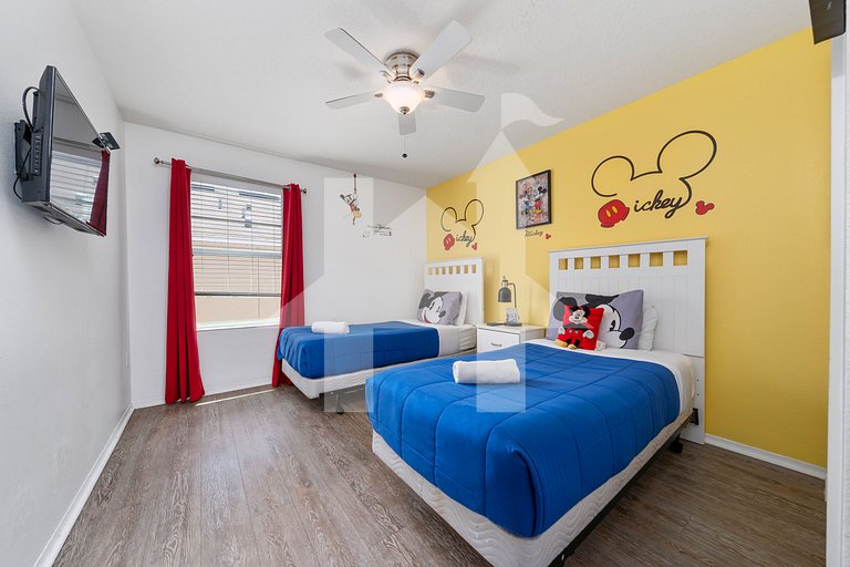 Vacation Home Near Disney - 7 Bedrooms