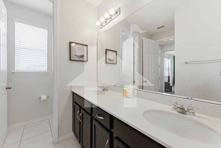 Vacation Home Near Disney - 4 Bedrooms