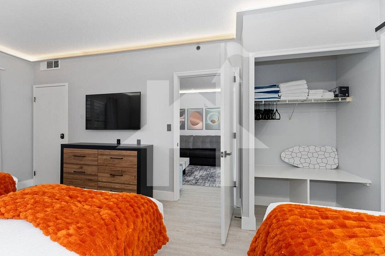Vacation Home Near Disney - 1 Bedrooms
