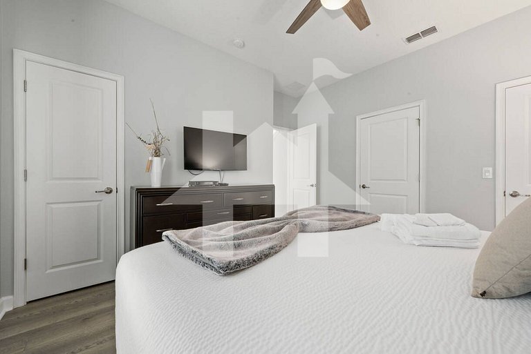 Vacation Home Near Disney - 4 Bedrooms