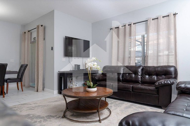 Vacation Home Near Disney - 4 Bedrooms