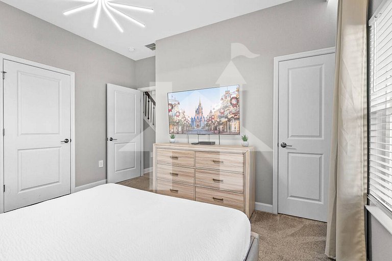 4BR Storey Lake Home Near Disney with Pool