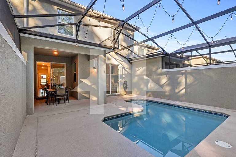 4BR Storey Lake Home Near Disney with Pool