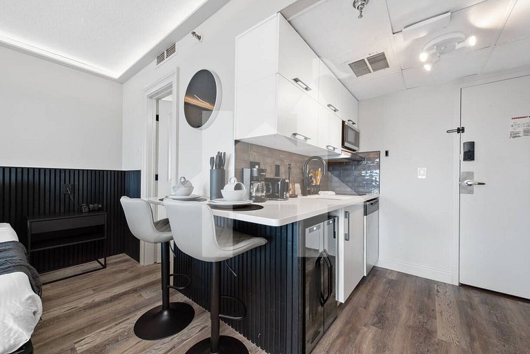 Estudio Moderno en The Enclave cerca Universal
