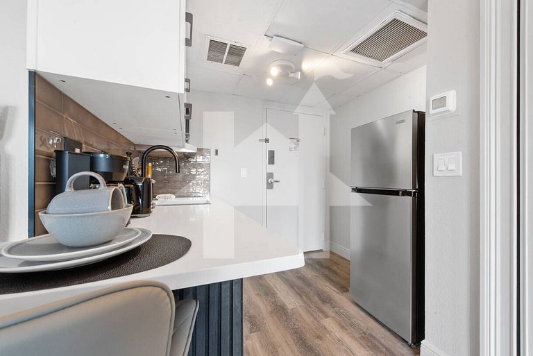Modern Studio at The Enclave Near Universal
