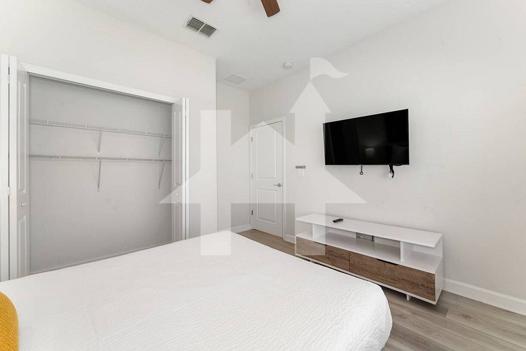 Vacation Home Near Disney - 5 Bedrooms