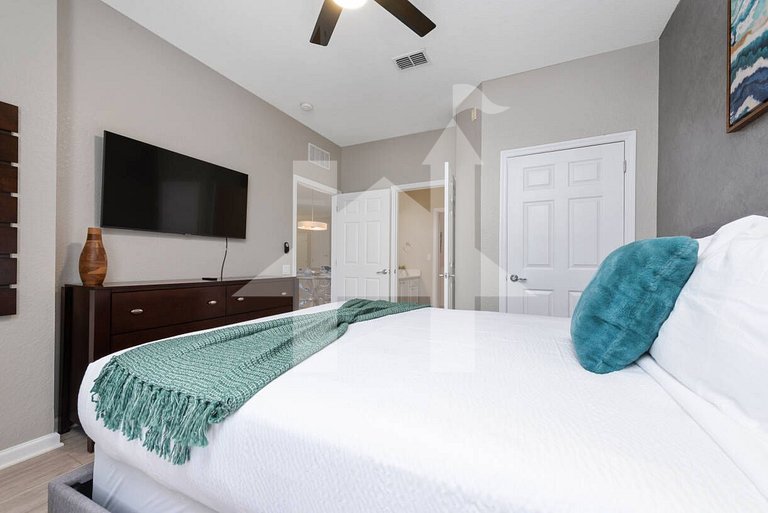 Vacation Home Near Disney - 3 Bedrooms
