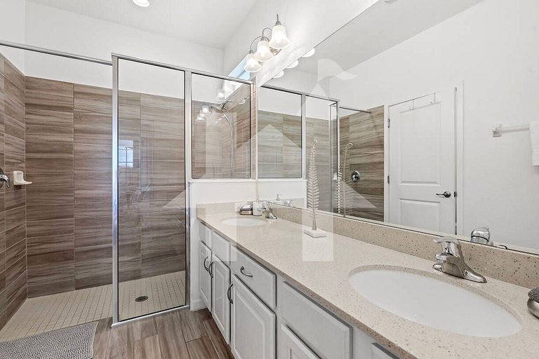 Vacation Home Near Disney - 4 Bedrooms