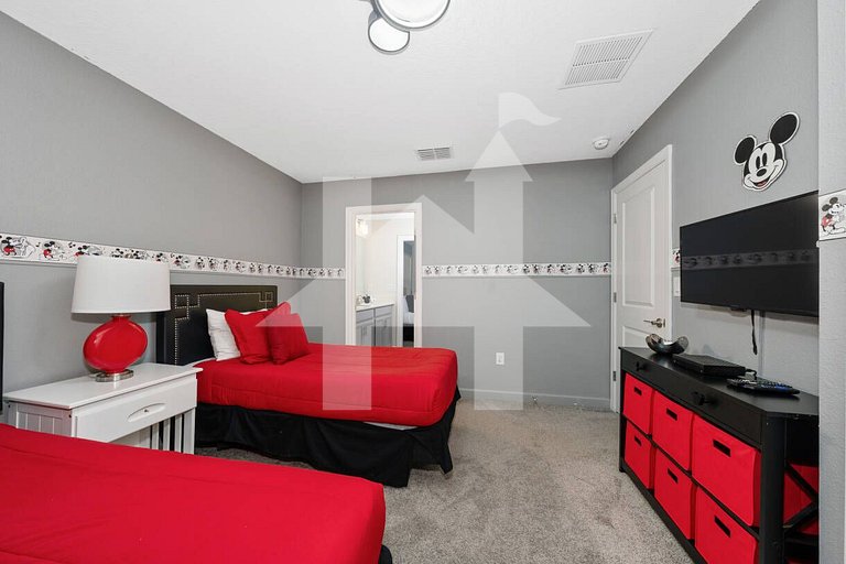 Vacation Home Near Disney - 6 Bedrooms