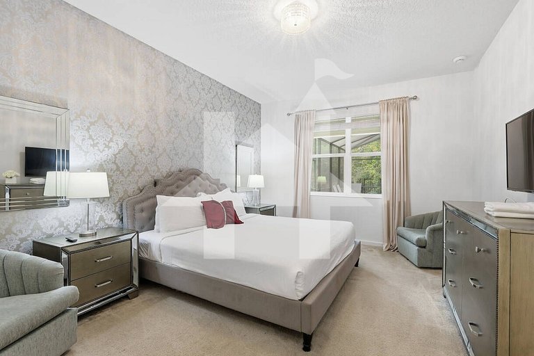 Vacation Home Near Disney - 8 Bedrooms
