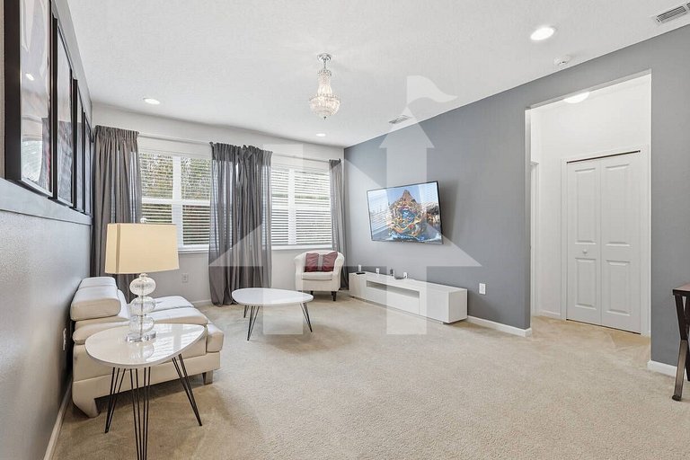 Vacation Home Near Disney - 8 Bedrooms