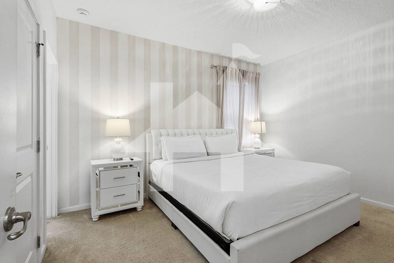 Vacation Home Near Disney - 8 Bedrooms