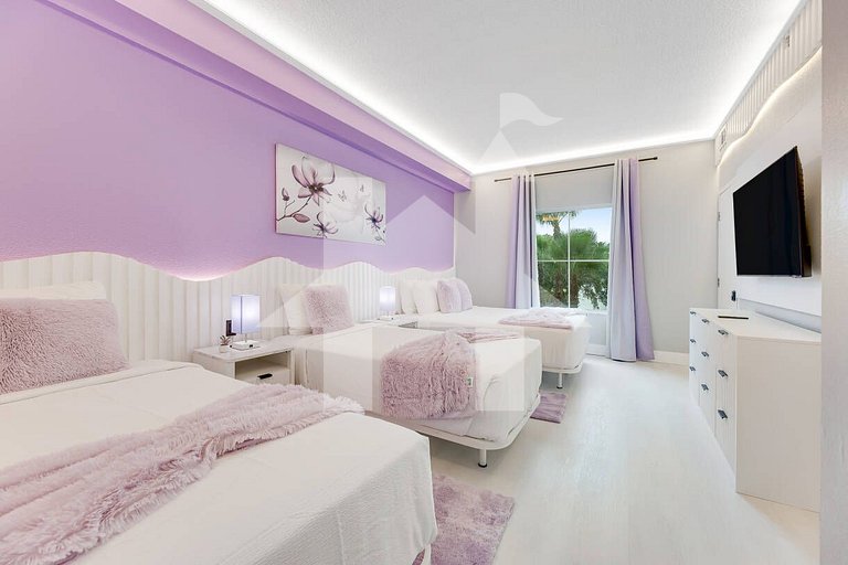 Disney Area Suite w/ Pool & Full Kitchen